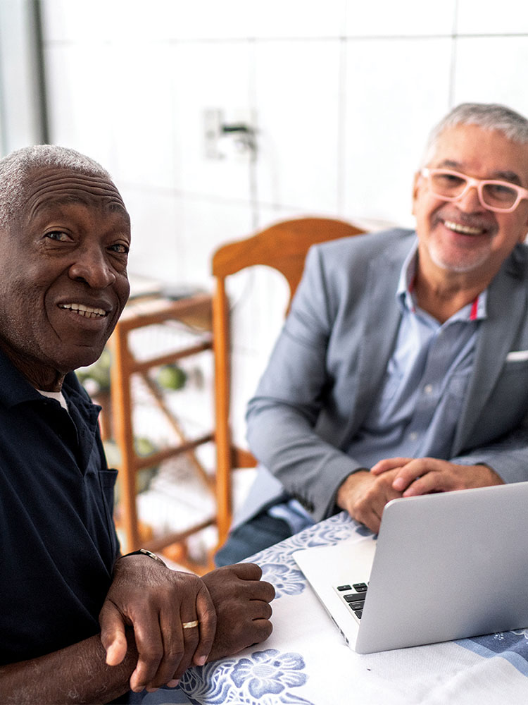 elderly-computer-563940